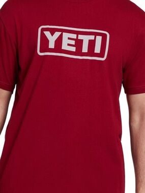 Yeti Men’s Short Sleeve Logo Tee in Burgundy Red